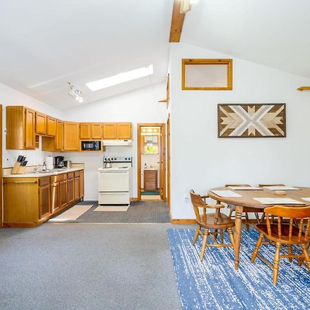 River Access Cabin With Hot Tub, Fire Pit, & Wifi! Morton Grove Ngoại thất bức ảnh