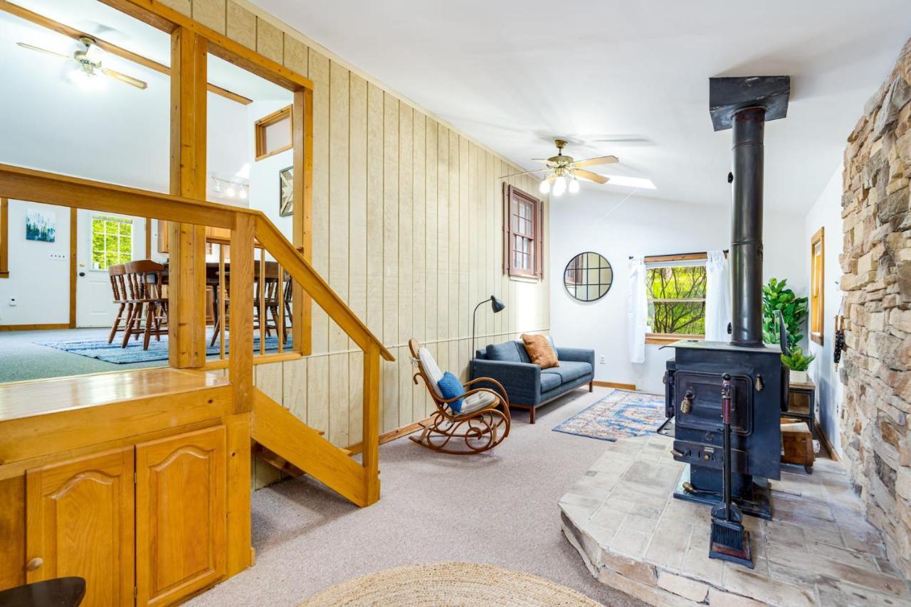 River Access Cabin With Hot Tub, Fire Pit, & Wifi! Morton Grove Ngoại thất bức ảnh