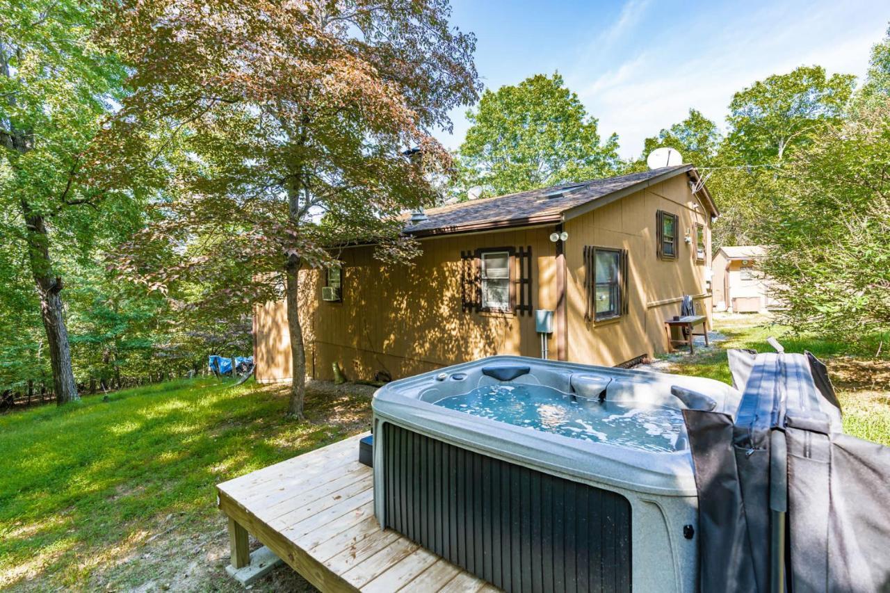 River Access Cabin With Hot Tub, Fire Pit, & Wifi! Morton Grove Ngoại thất bức ảnh